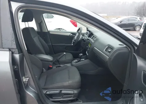 2015 Volkswagen Jetta 1.8T Se z USA, uszkodzony, nr VIN 3VWD17AJ7FM325259